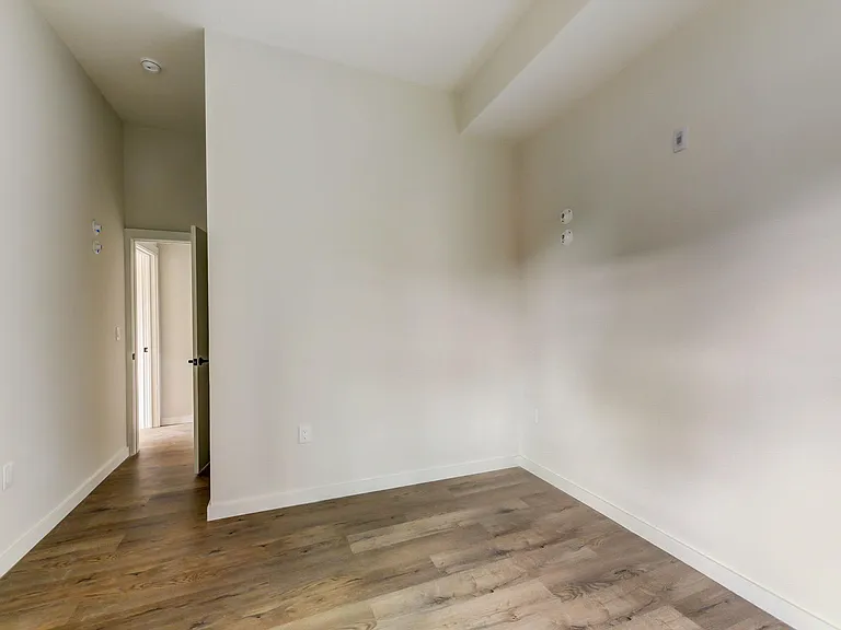 619 N 35th St #104 — Photo 4