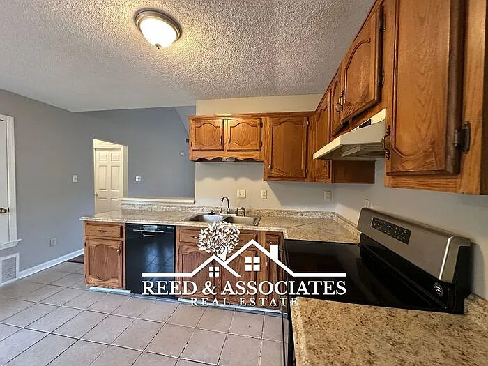 4068 Angelace Dr N — Photo 4