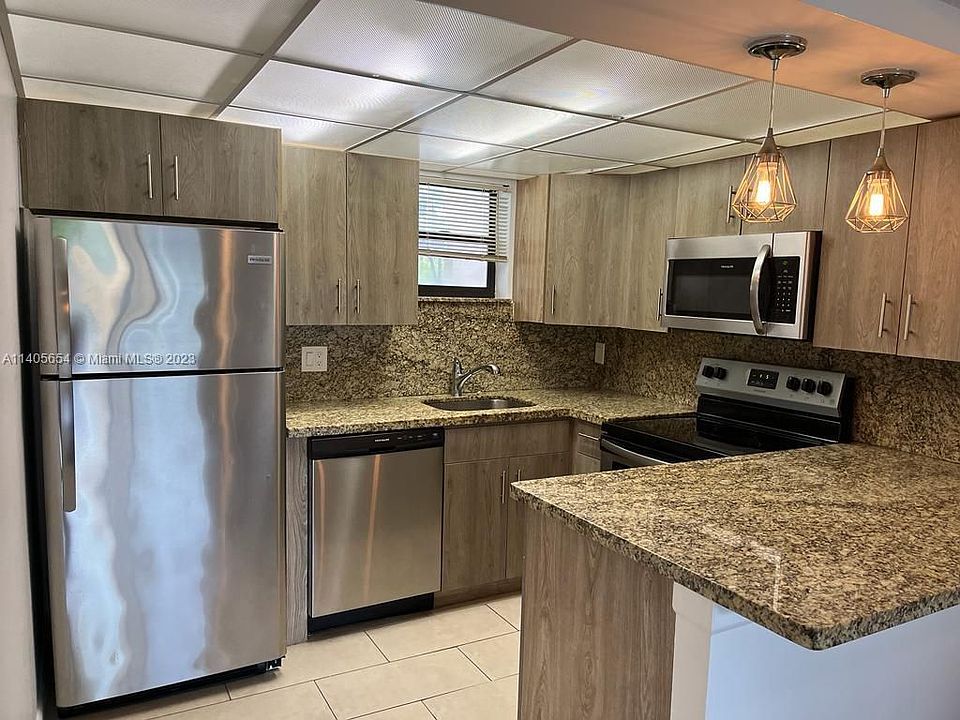 1st image of 8290 Lake Dr APT 321