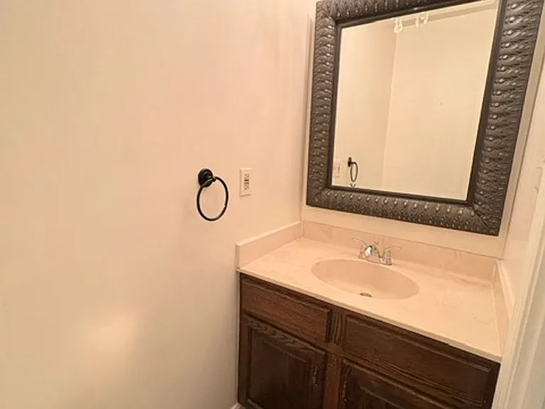 6718 Kenwood Forest Ln — Photo 14