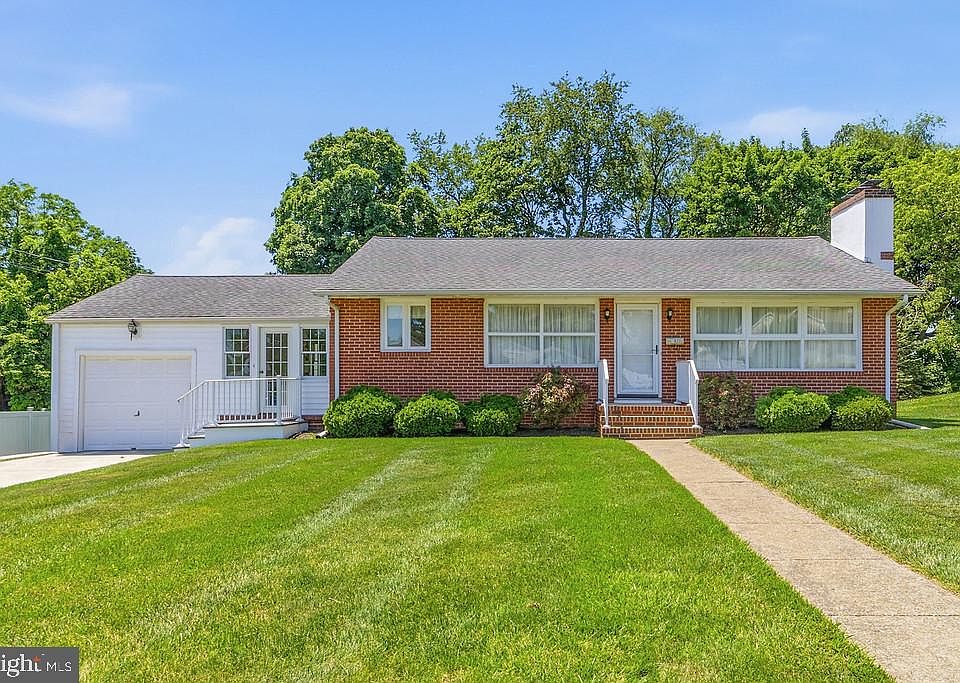 1st image of 102 Glenview Dr