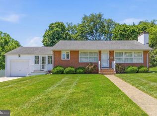 102 Glenview Dr, Lawrence Township, NJ 08648