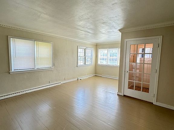 3rd image of 1732 Lincolnway E #A
