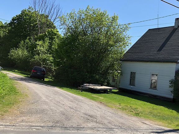 Exterior Neighborhood (street photo)