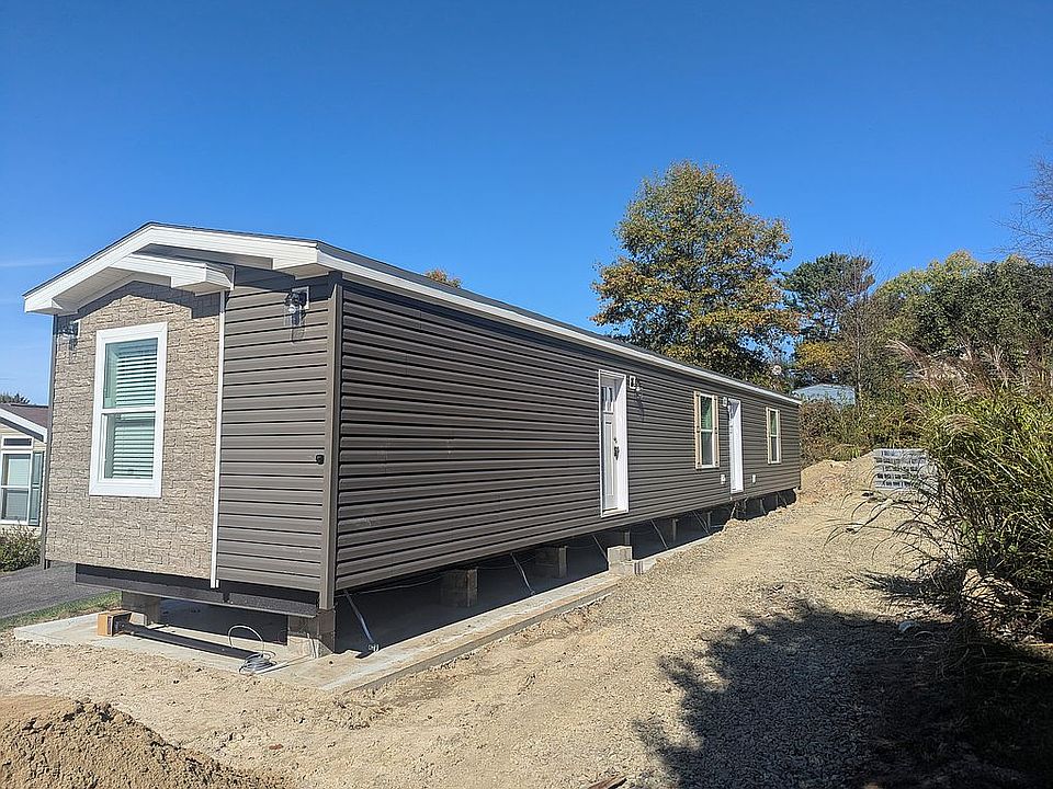 1st image of 421 Hillcrest Dr
