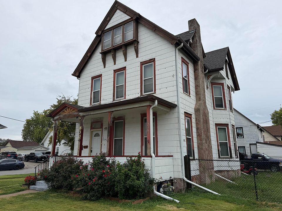 1st image of 830 6th Ave