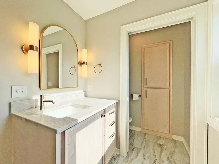 408 S Olive St — Photo 8