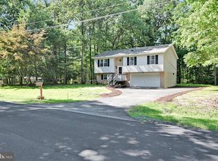 1800 Crazy Horse Dr, Auburn, PA 17922