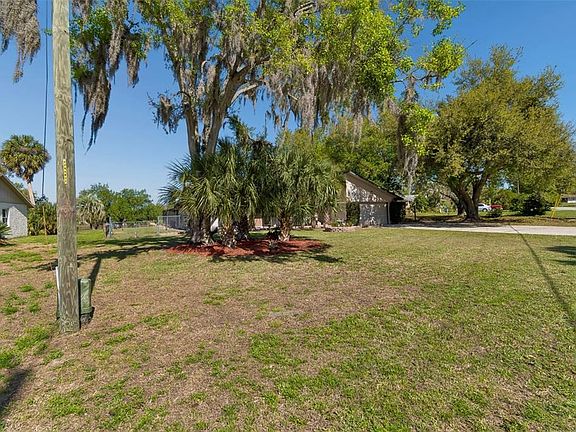 3rd image of 5059 Bernadette Dr