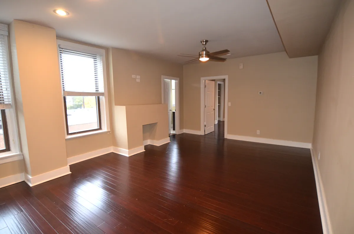 Building Photo - 2352 Kemper Ln #2