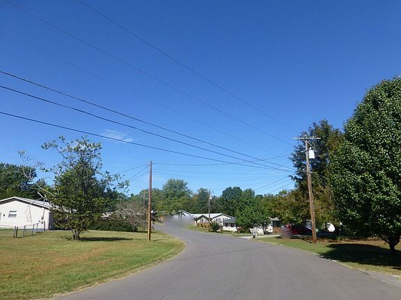 4th image of 7404 Meadowbrook Cir