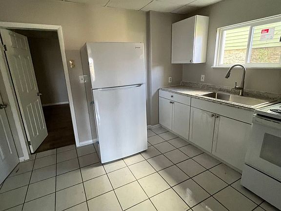 3rd image of 2515 N Main Ave #11612511