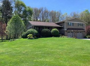 34 Greenbriar Cir, Russell, PA 16345