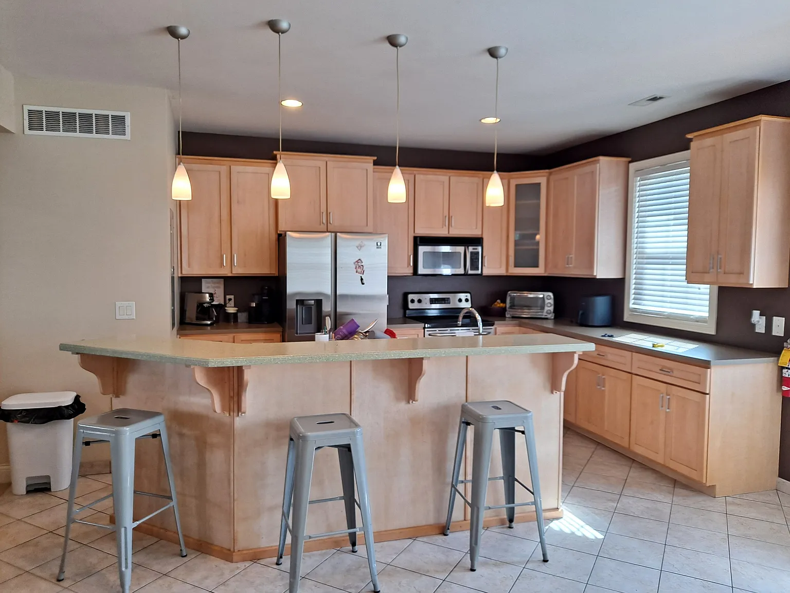 3 bed, 2.5 bath, 1440 sqft, $2,985 — Photo 2