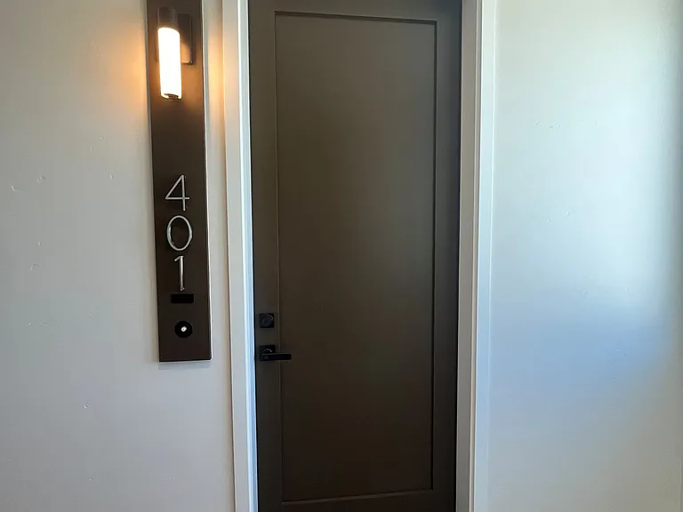 401 W Grand Ave #401 — Photo 3