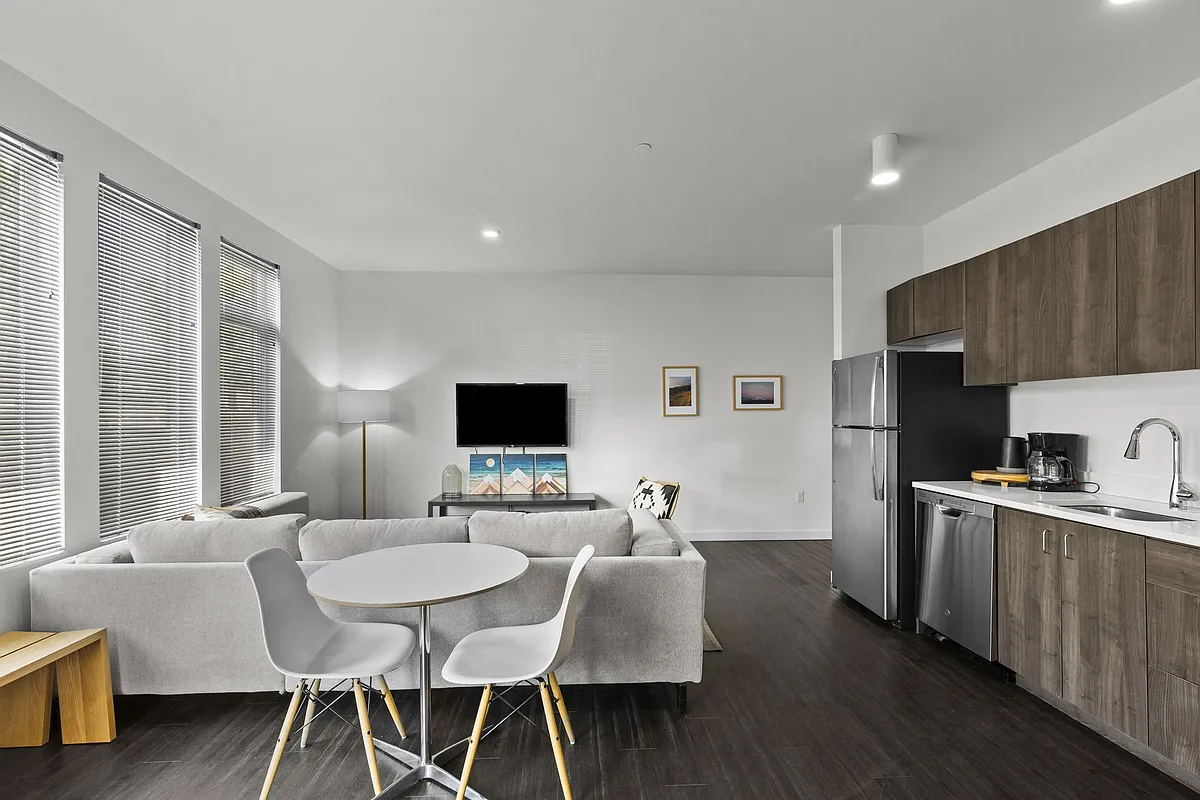 Building Photo - Range Apartments