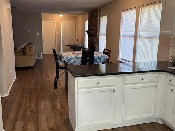 3rd image of 6733 Glenbrook Ln #1