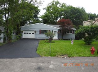 212 Barrington Rd, Syracuse, NY 13214