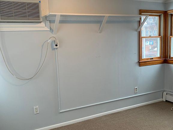3rd image of 17 Summit St
