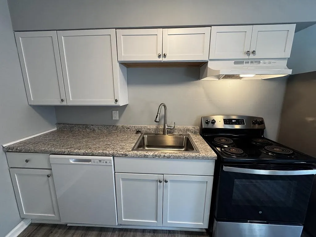 2085 Cosmos Rd — Photo 2