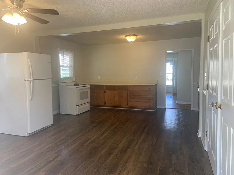2505 Yanceyville St — Photo 7