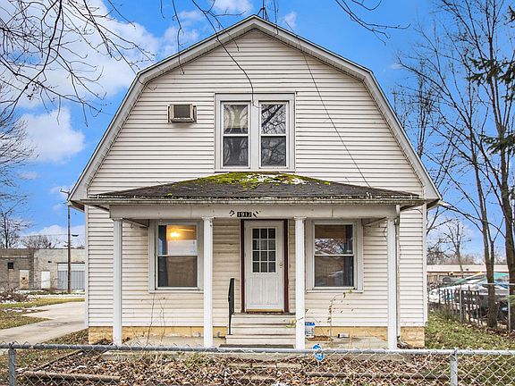 3rd image of 1917 Fieldhouse Ave