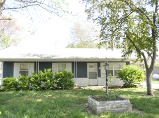 205 E Pennell St, Bolivar, MO 65613