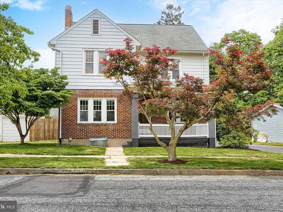 1st image of 4 Oakleigh Ave