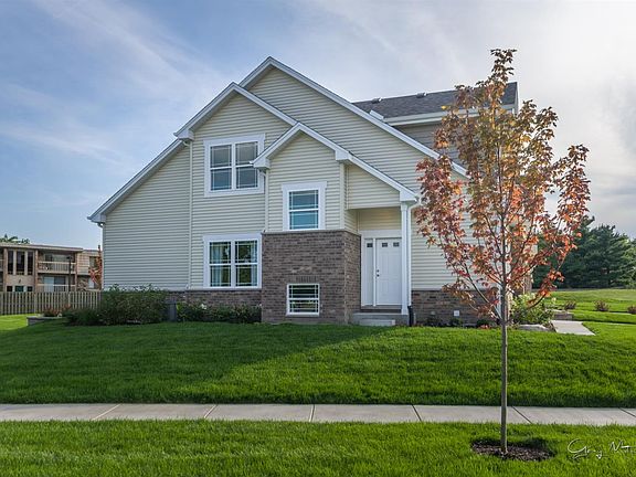 2nd image of 5553 Victoria Pl