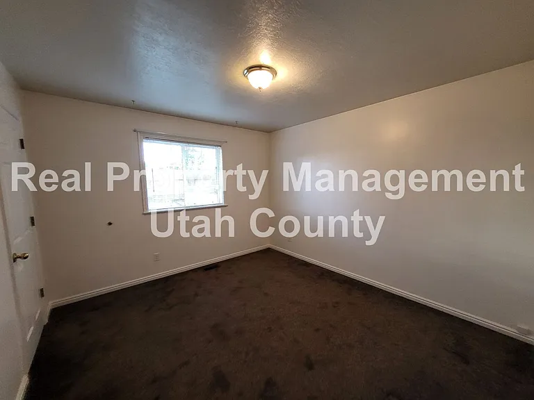 572 S 1750 E — Photo 19