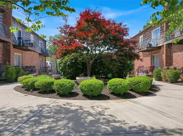 4430 Jarboe St APT 2, Kansas City, MO 64111