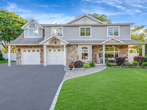 38 Dellmarie Lane, Nesconset, NY 11767