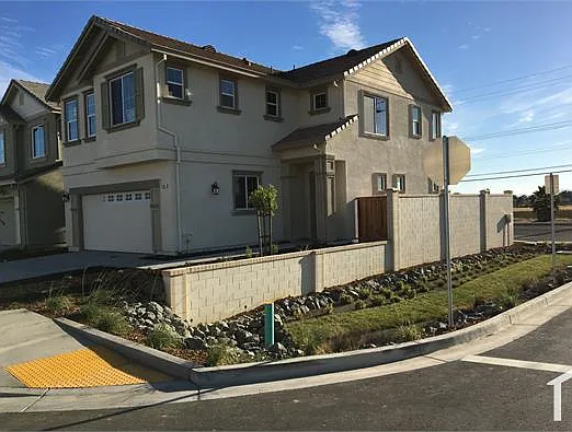 1798 Stoneman Dr — Photo 1