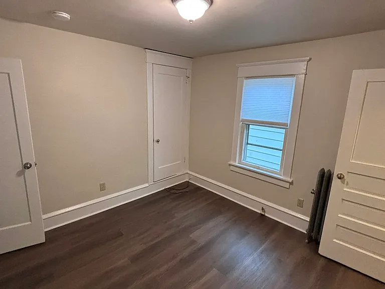365 N Maple Ave — Photo 14