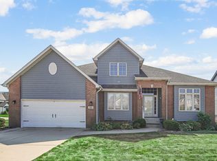 310 Cornwall Cir, Munster, IN 46321