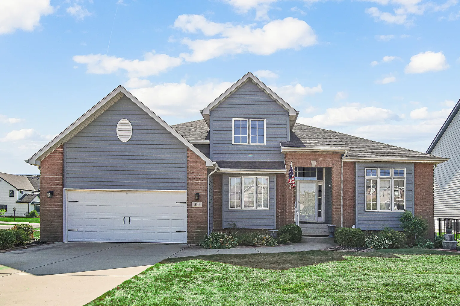 310 Cornwall Cir photo 1