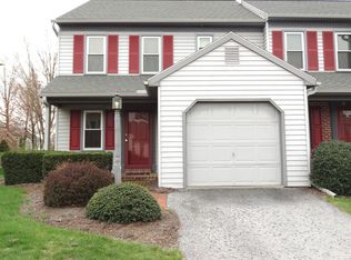 210 Sand Ct, Ephrata, PA 17522