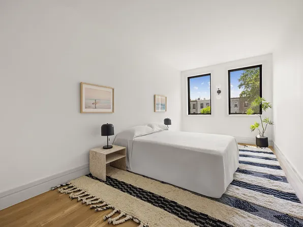 966 Bergen Street image 24 of 34