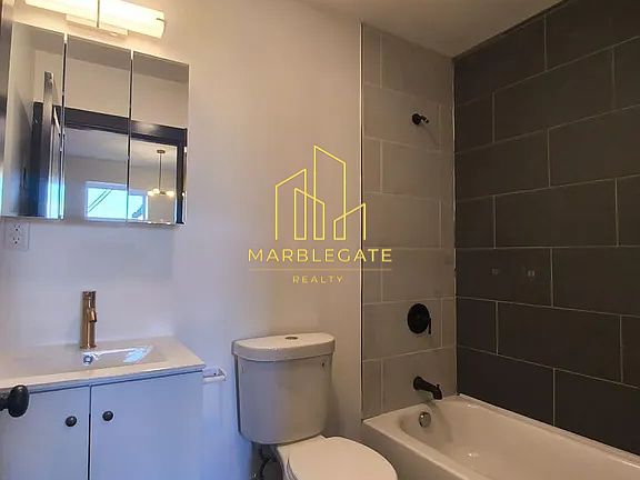 4th image of 11 Thomas St #1BB