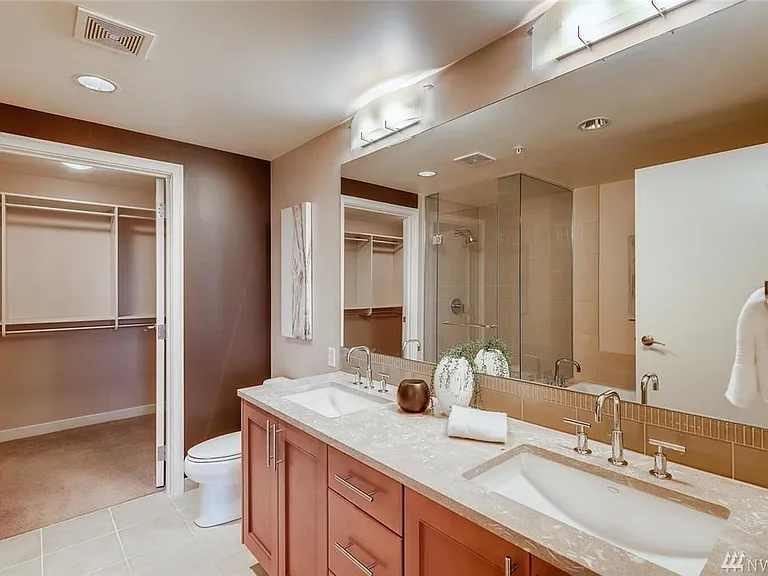 10610 NE 9th Pl #1507 — Photo 14