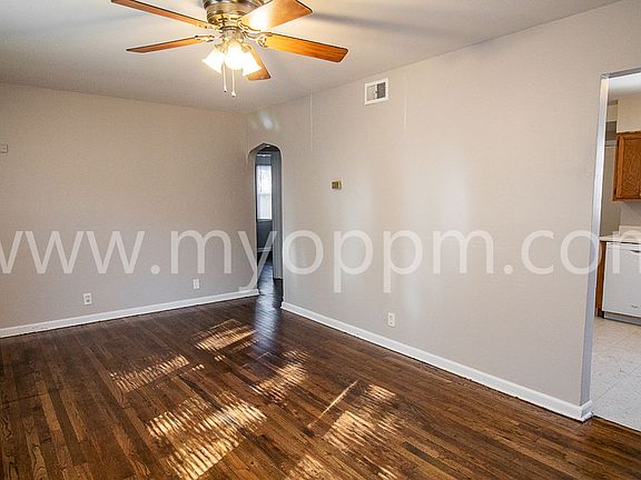 5th image of 312 W 28th Ave