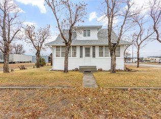 702 3rd St E, Roundup, MT 59072