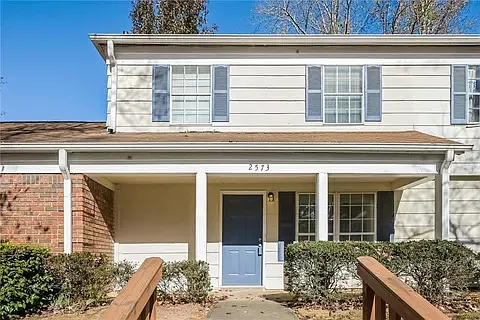 2573 Stratford Ln Photo 1