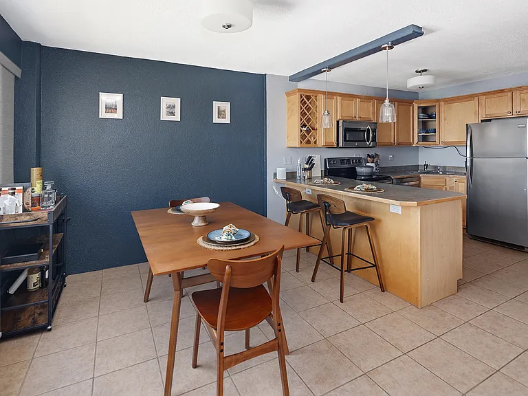 909 N Logan St #8F — Photo 15