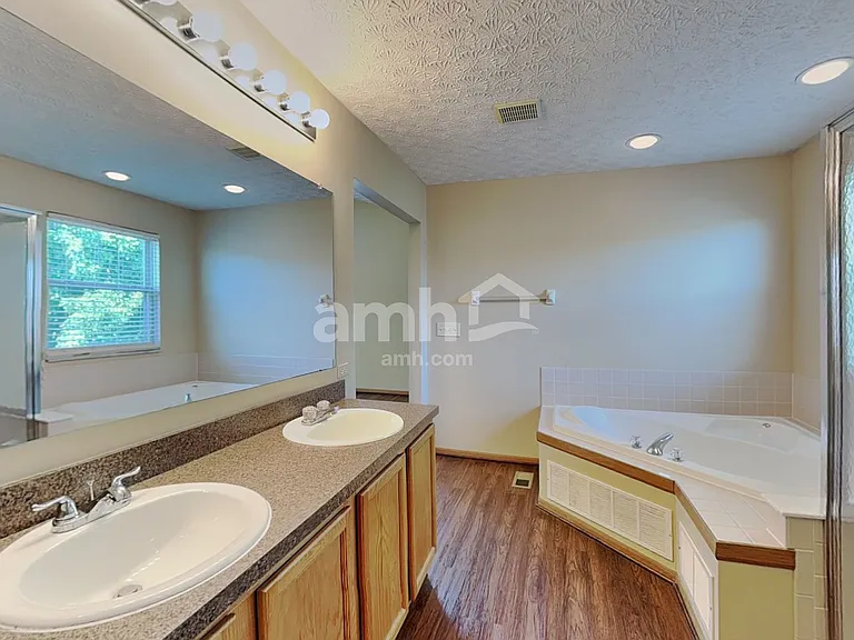 4308 Shady Meadows Dr — Photo 15