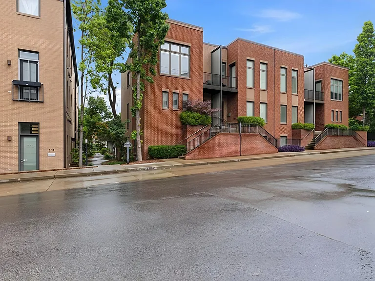 334 Van Buren St — Photo 3