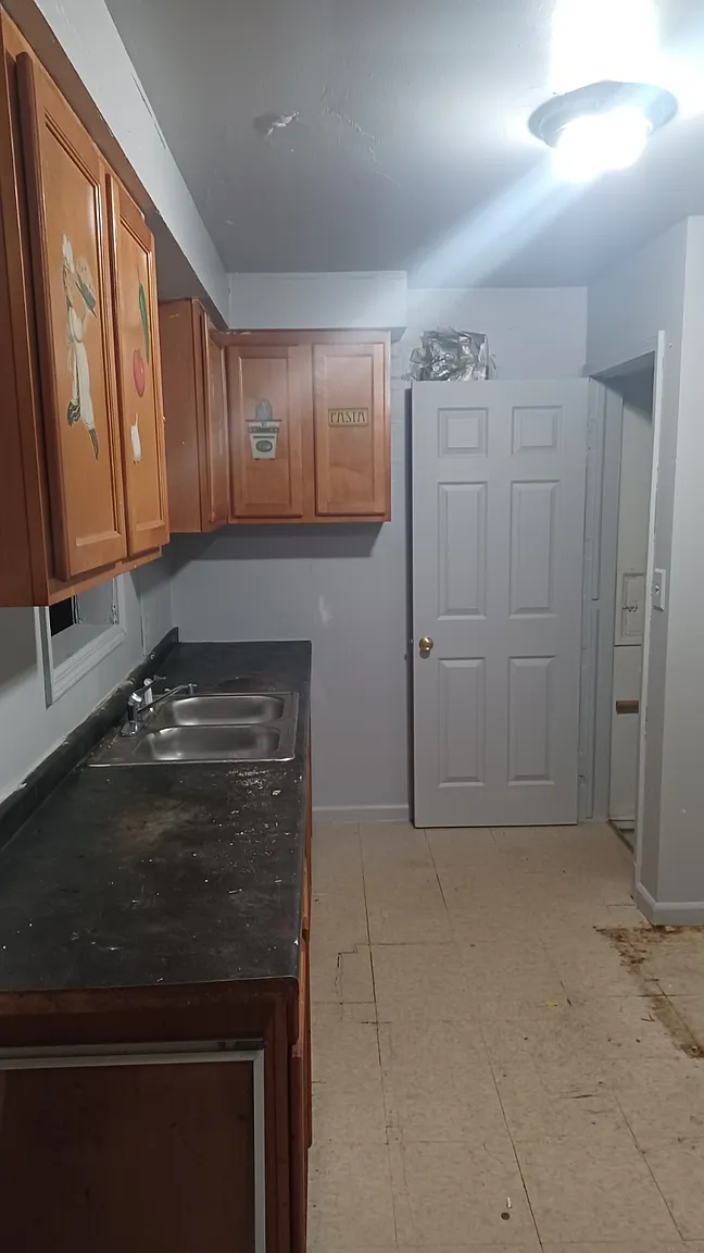 1709 Shamrock Ln photo 1