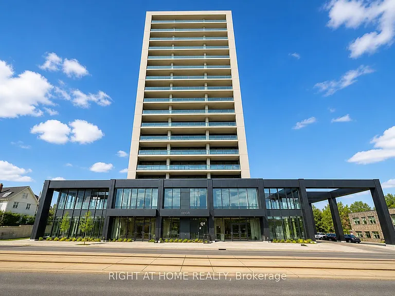 741 King St W #101 — Photo 1