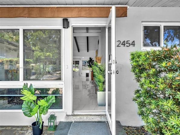 2454 Nassau Ln