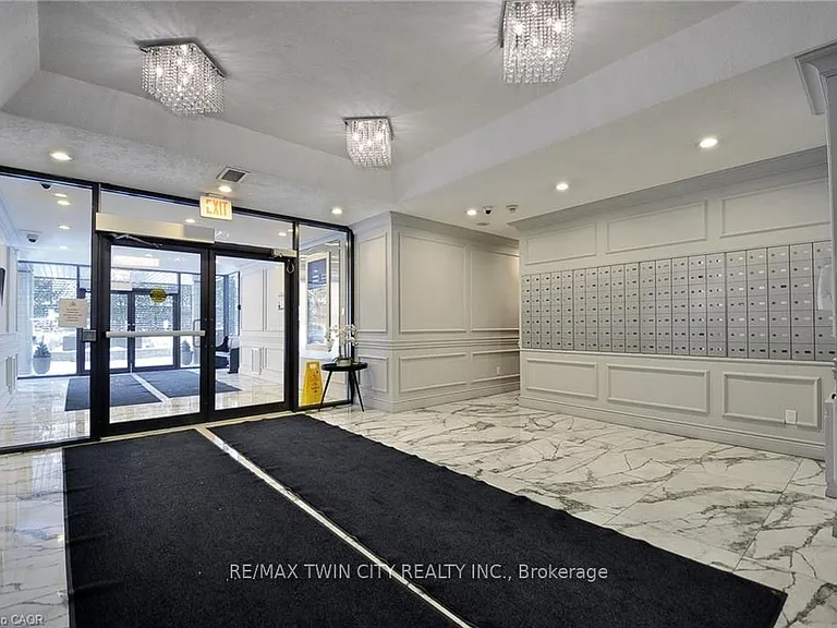 237 King St W #703 — Photo 2